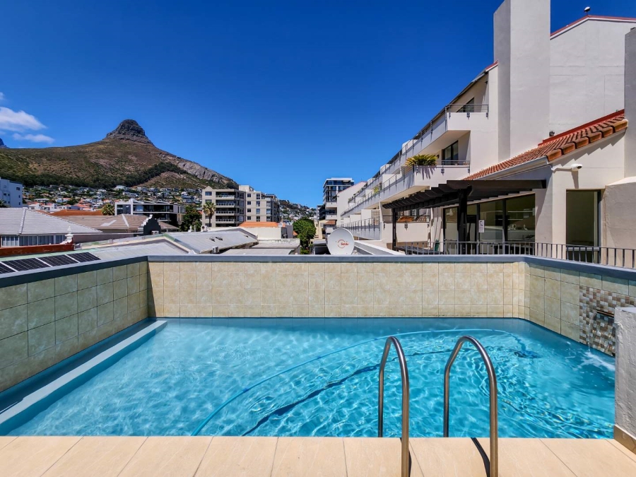 2 Bedroom Property for Sale in Sea Point Western Cape